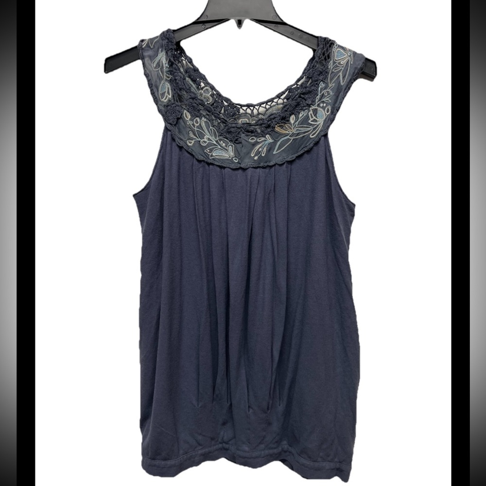 BCBG Maxazria Embroidered Neck Tank Size m